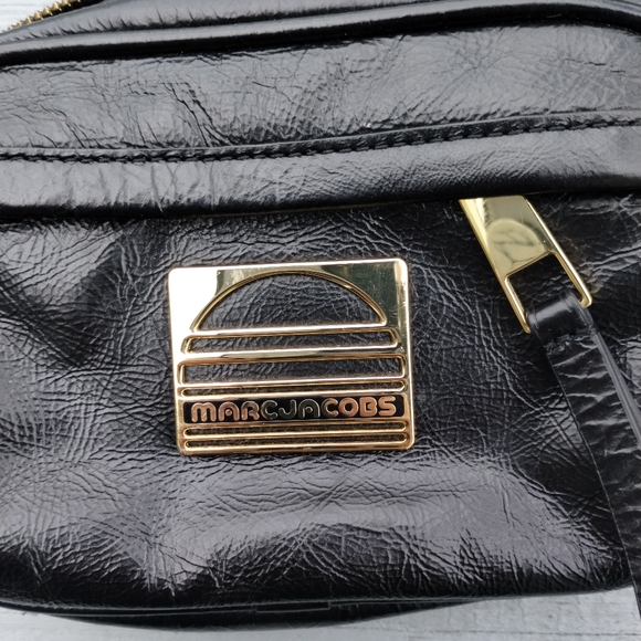 Marc Jacobs Black Leather Belt Bag with Gold Accents - Picture 10 of 11